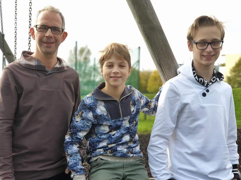 KVILL – Troyer Herren digitales Schnittmuster als PDF download | mit Kapuze, Schalkragen oder Reißverschluss | Größe 44–64 | SEAMONE – Herren A4 + A0 + Beamer PDF Schnittmuster | SEAMONE