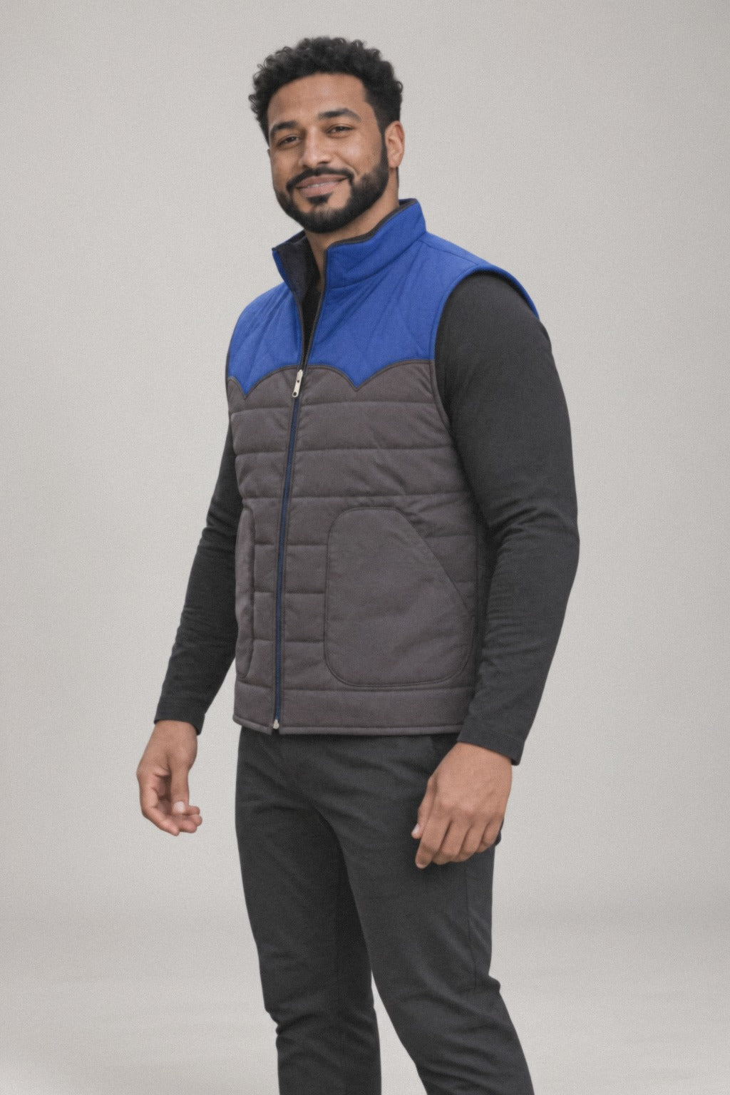 Vendla men's quilted gilet – three-quarter view with stand-up collar, zip and patch pocket