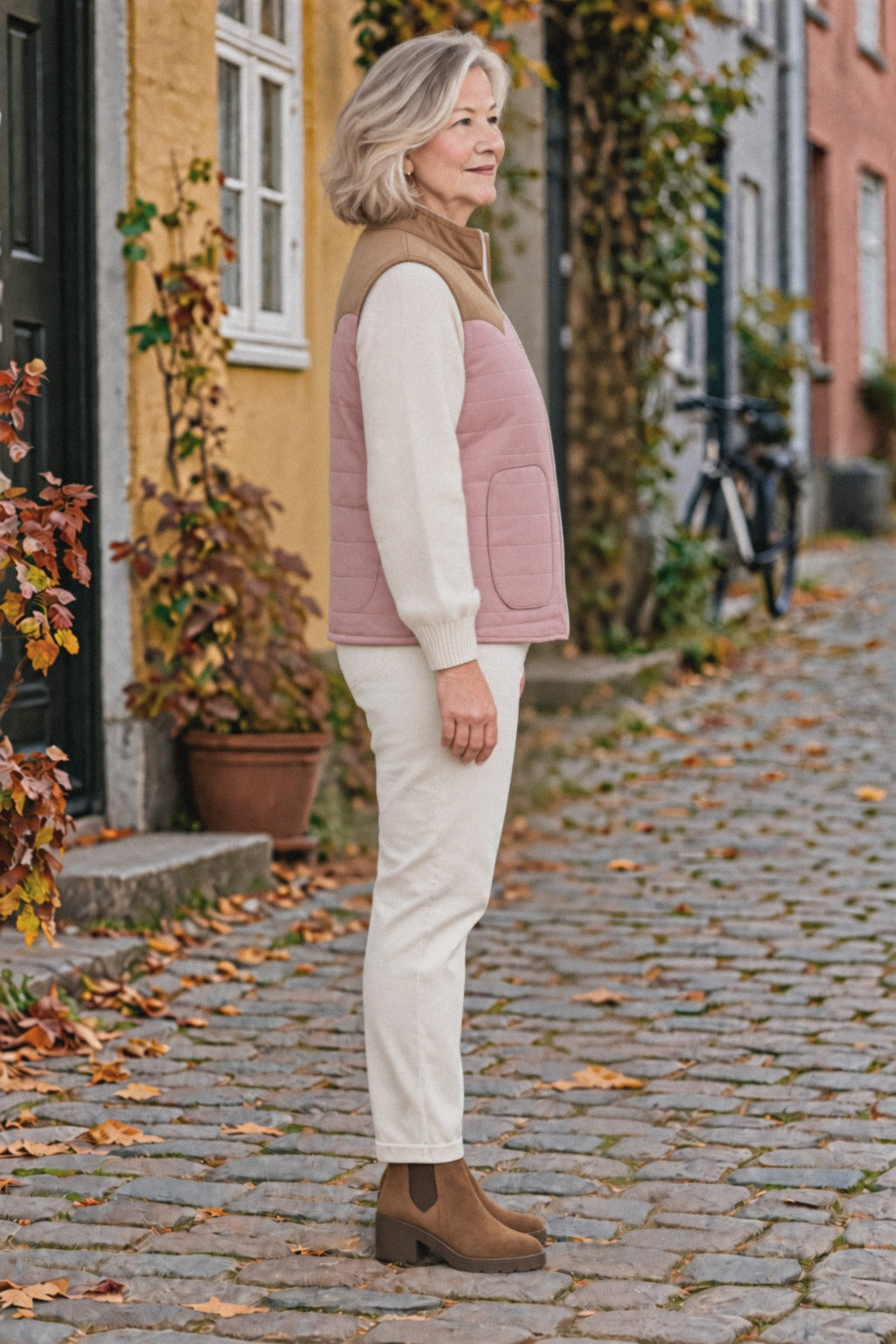 Vendla Wendeweste Damen – Seitenansicht, gerade und locker geschnitten