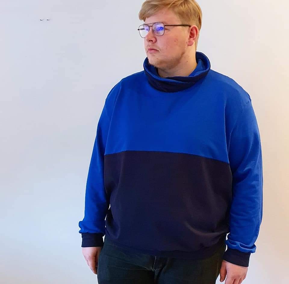KALIX men's sweatshirt with stand-up collar in royal blue and navy