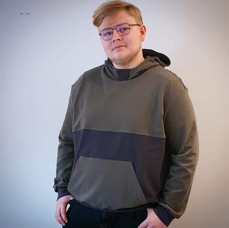 KALIX men's hoodie in olive green and navy