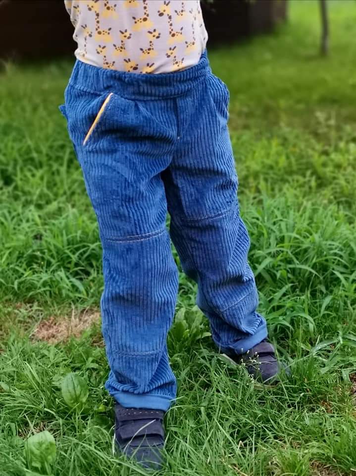 FYN – Hose Kinder digitales Schnittmuster als PDF download | mit geradem Bein & optionalen Teilungen | Größe 98–152 | SEAMONE – Kinder A4 + A0 + Beamer PDF Schnittmuster | SEAMONE