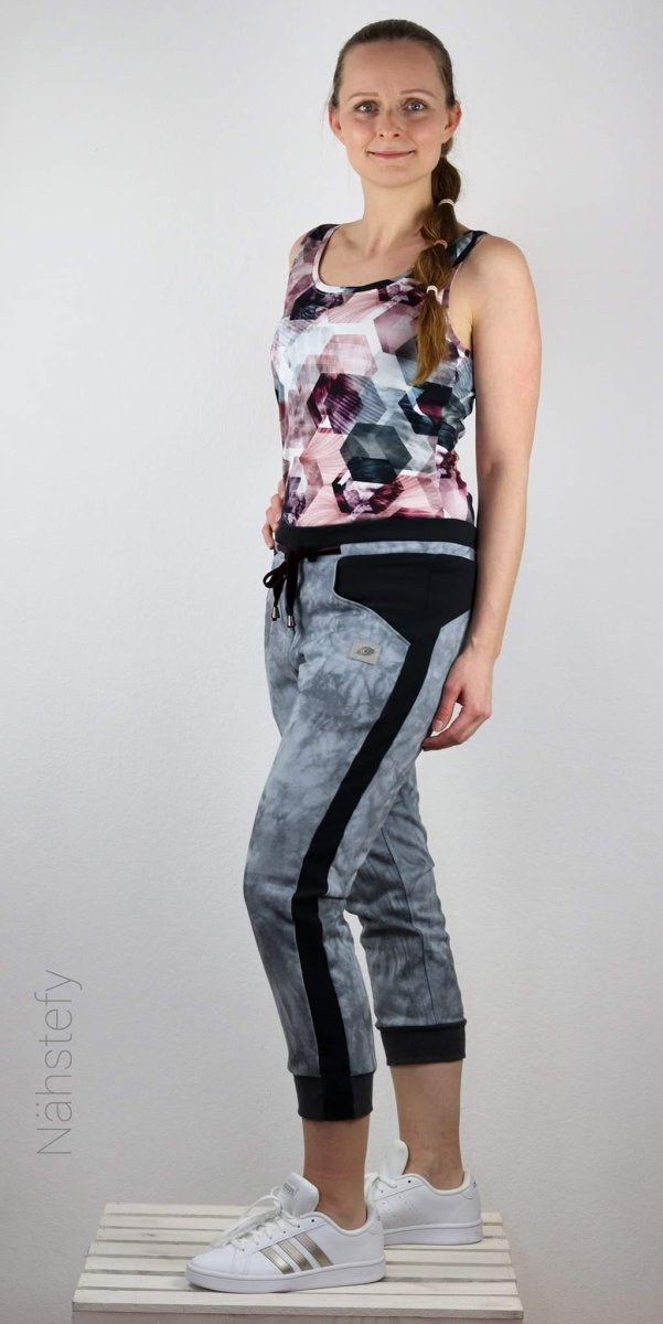 HÅLIN – Jogginghose Damen digitales Schnittmuster als PDF download | mit Seitenstreifen & Teilungsdetails | Größe 32–48 | SEAMONE – Damen Kombi: A4 + A0 + Beamer PDF Schnittmuster | SEAMONE