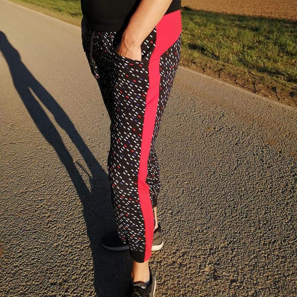 HÅLIN – Jogginghose Damen digitales Schnittmuster als PDF download | mit Seitenstreifen & Teilungsdetails | Größe 32–48 | SEAMONE – Damen Kombi: A4 + A0 + Beamer PDF Schnittmuster | SEAMONE